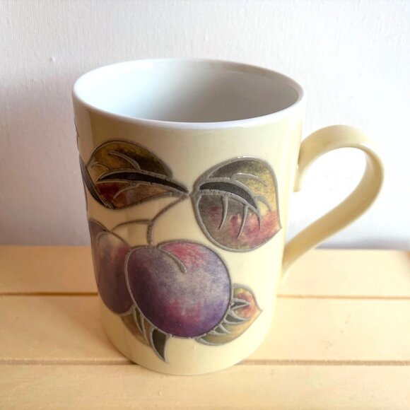 NWT Ashdale Concept Fine Stoneware Apples, Cherries and Plums Mug - Picture 2 of 10